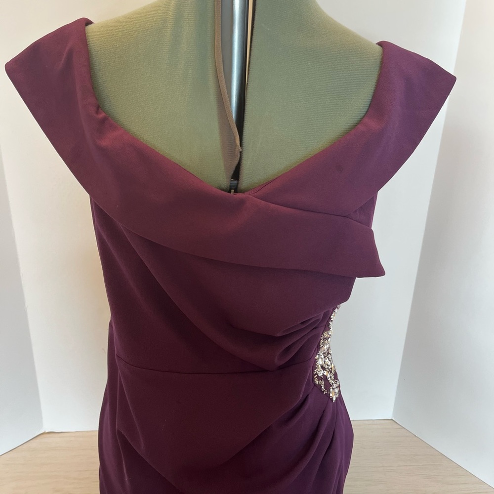 SLNY Gown Plum Off The Shoulder Sz 10. Beaded sequin on front. Side slit.